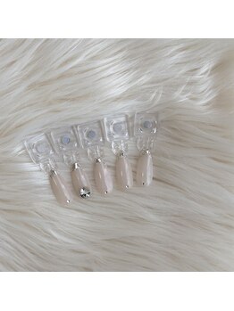 クイント(quint.)/ガラスフレンチネイル