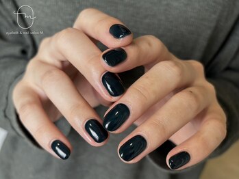 エム(M)/navy one color