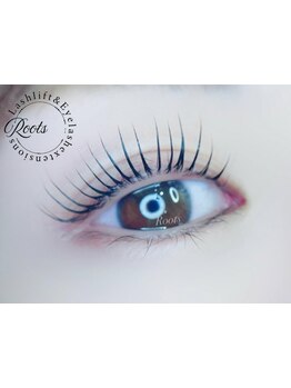 ナチュラル上品な目元にしたい