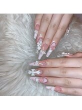 ベティネイル アイラッシュ(Betty Nail)/花柄フレンチ×クロムネイル