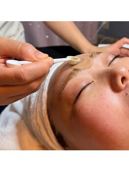 ルーンフェイシャルサロン 吉祥寺(Lune facial salon)の写真/【韓国ハーブピーリング◆TROIPEEL】究極の肌質改善で話題!大人の毛穴悩み・諦めていた肌トラブルもお任せ!