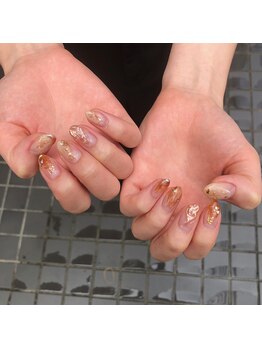 ブラウンニュアンスネイル