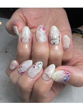 ヘアーアンドネイル ルシア(Hair&Nail Lucia)/お花の白ニュアンスネイル！