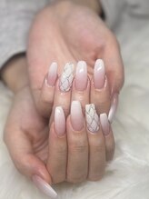 レヴィア(Revia)/白グラ×キルティングネイル