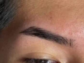 【メンズ専門眉毛サロン】BUZZ FLOW men's salon by D＆T【04/01 OPEN （予定）】の写真/【メンズ専門】顔の印象の8割は眉で決まる。30分のスピード施術×熟練の技術で理想のモテ眉へ導きます！