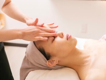 ルシェルブルー(Le ciel bleu)の写真/【年齢肌集中ケア】年齢によるシミ・しわ・くすみ・毛穴改善◎透明感あふれる艶肌フェイシャル50分￥8800