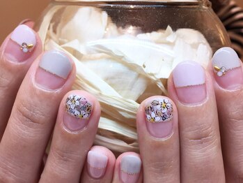 ネイルズ ララ(nails Lala)/フラワーフレンチネイル。