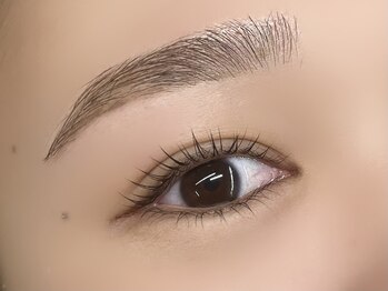 インザピンクリリー(in the pink LILY)/パリジェンヌ+アイブロウ