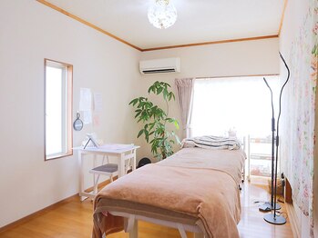 アイサロン レア(Lea)の写真/≪完全個室のマンツーマン施術☆≫明るく開放感のある店内であなたらしさを引き出し印象的な目元へ♪