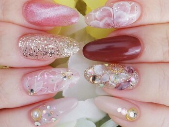 ネイルサロン ドレス(Nail Salon Dress)の写真/■心斎橋駅徒歩1分■HANDは2回目以降もオフ込¥3700~■HANDもFOOTもシンプルコース¥3900■カラーは200色以上