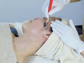 ケアプラスの写真/ピーリングが初めてな方もリラックスして施術可能！ダウンタイムなく速攻ツヤ肌へ