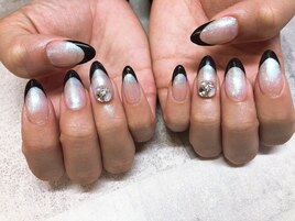 ブラック　フレンチネイル