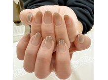 プルミエ ネイル(Premier Nail)の雰囲気（カラグラ＆先端ラメ☆キレイ目ネイル）