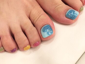 ネイルズ ララ(nails Lala)/カラフルフットネイル。