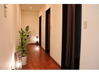 サイレントブルー(Silent Blue)の写真/★完全個室★癒しの空間で日々の疲れ・ストレスもすっきりリフレッシュ♪【新規　アロマ120分¥11280】