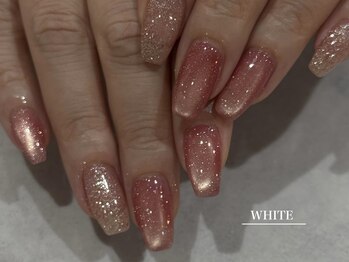 ホワイト(WHITE)/マグネット、フラッシュ