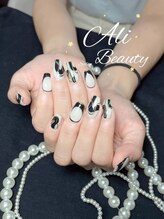 アリ(Ali)/手描きアートデザインネイル