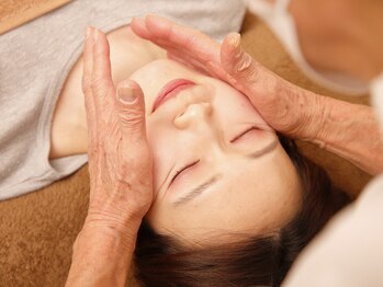 やえざきカイロプラクティック/左右対称のお顔へ