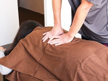 ホグレル 新横浜店の写真/ロングならではの全身じっくり施術でお悩みを根本改善★辛い首肩こり・腰痛・猫背などもホグレルにお任せ！