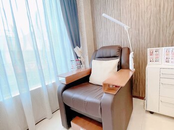 ダリアス ネイルサロンの写真/【お子さま同伴可☆】プライベート空間でゆったりくつろげます◎日々忙しいご自分へのご褒美タイムに♪