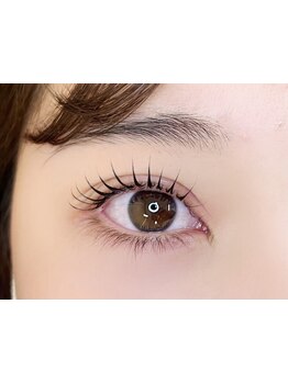 ナチュラル上品な目元にしたい