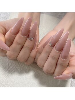 オン(On)/ヌーディロングネイル