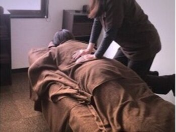 ホグレル 新横浜店の写真/【60分￥4400～】辛い腰痛はホグレルにお任せ◎悩まされている慢性的な腰の痛み当サロンで解消しましょう♪