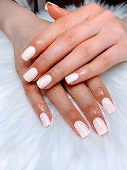 アムルーズ(Amoureuse)/ホワイトネイル♪