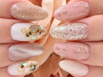 ディーネイル 京橋(D-nail)の写真/京橋駅徒歩3分！■HAND3900円～、FOOT4000円～■無料で選べるサンプル250種以上！