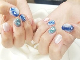 涼し気なニュアンスネイル♪