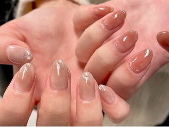 グロー(g1ow)の写真/【シンプルこそ美しいフォルムで♪】お洒落なカラーリングが叶う☆オフィスネイルも◎