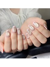 シン(XIINH)/マグネット＋フレンチネイル