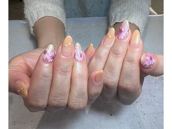 ヘアーアンドネイル ルシア(Hair&Nail Lucia)/お花のグラデーションネイル