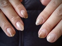 ヌクレオ(n‘ucleo)/ブラウングラデーション/Hina