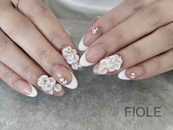 フィオル(FIOLE)の写真/上品なのに存在感のある大人なデザインが人気◇豊富な最旬デザインで,ワンランク上の"魅せる"指先へ…★