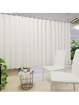 癒し処 樂やRAKUYA/明るくお客様をお迎えします