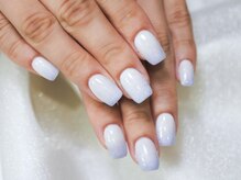 ミューズ ミューズ(Muse Muse)/ホワイト × ブルー　ラメグラ