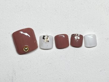 フットネイルお色味の変更もOK！