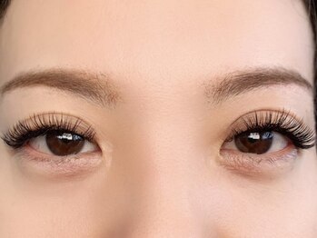 ナナラ(nanala)の写真/【新メニューダブルクラッチ 】自まつ毛改善とモチに特化した最新技法のマツエク！モチ×似合わせ力抜群◎