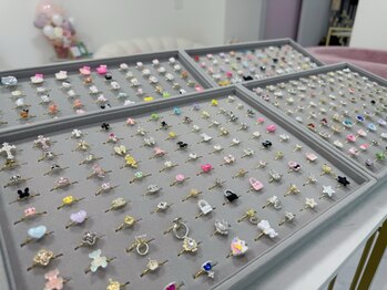 ビジューネイル(bijou nail)の写真/希少なパーツがたくさん！1000種類のパーツと豊富なカラバリでこのお店だから叶うネイルを♪