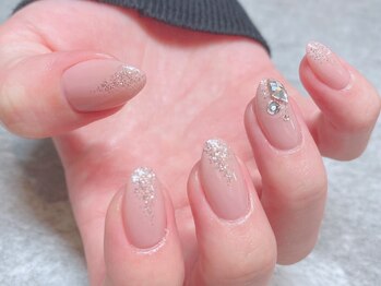 ミッシュ バイ アーバン(misch by urban.)の写真/丁寧な施術で美フォルム形成、上品な指先へ◇キレイめニュアンスデザイン、韓国ネイルならお任せください♪