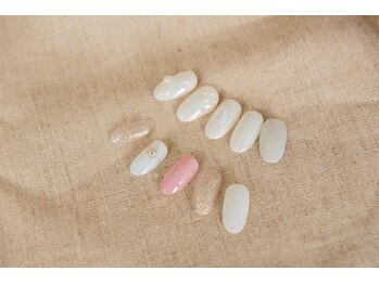 ネイルアロマ(Nail AROMA)の写真/この道17年のトップキャリアサロン♪圧倒的技術力で一層残しで自爪に優しい◎ケアもお任せください！