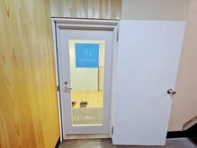 リブロウ(Rebrow)/店舗入り口