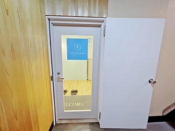 リブロウ(Rebrow)/店舗入り口