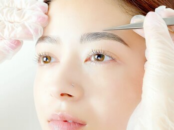 プレシア(Presia)/眉毛WAXまつげパーマ/30代40代50