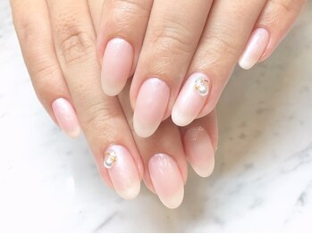 シックネイル(CHIC nail)の写真/《目黒駅徒歩30秒》シンプルだからこそ差が出る☆日常に輝きをプラスする上品ネイル♪