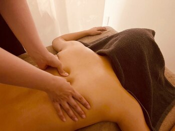 サロン ナナラ 久留米 鳥栖(SALON Nanala)の写真/極上アロマリンパマッサージで癒しと疲れを解消♪一人ひとりのお悩みに合った施術をご提供★45分¥4,500～