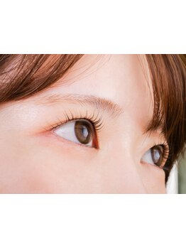 ナチュラル上品な目元にしたい