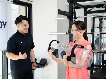 フューブ ボディ(FUVE BODY)の写真/国家資格保有のトレーナーと一緒に運動習慣を♪短期集中のトレーニングでシェイプアップや身体の不調改善◎