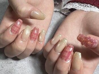 ママの秘密基地の写真/【忙しいママの"ときめき補給"】ふと手元を見るたびに、気持ちがアガるネイル♪